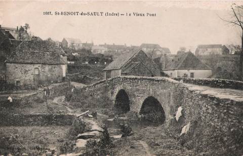 Image historique associée à Carte postale du Pont romain - vers 1950